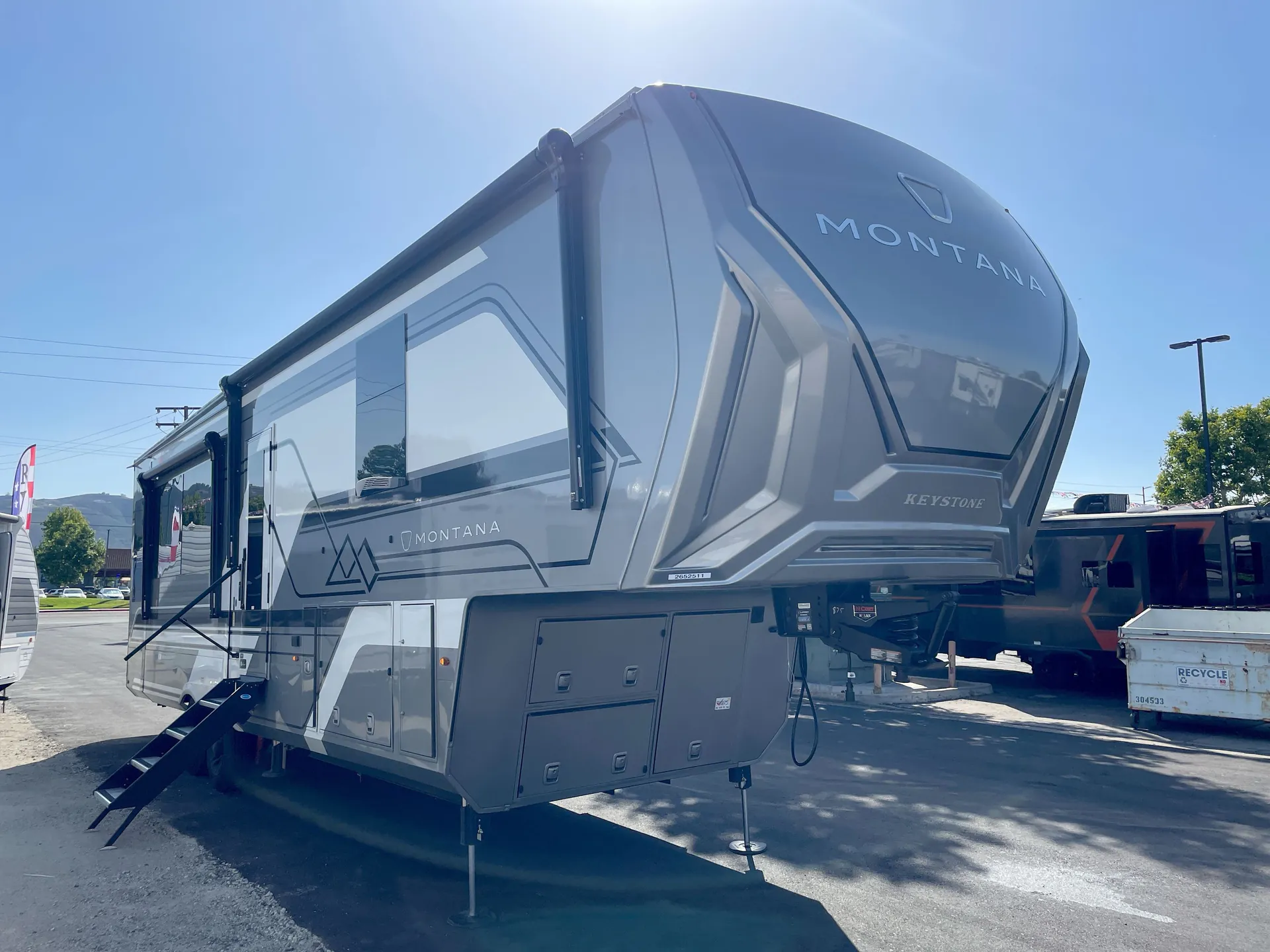 2026 Keystone Montana 3100RL - Photo 2