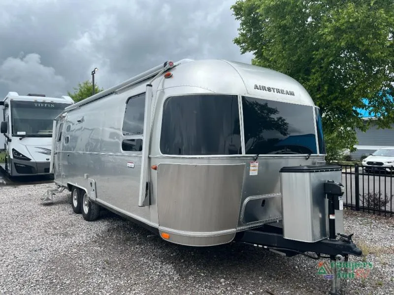 2023 Airstream International 27FB - Photo 2