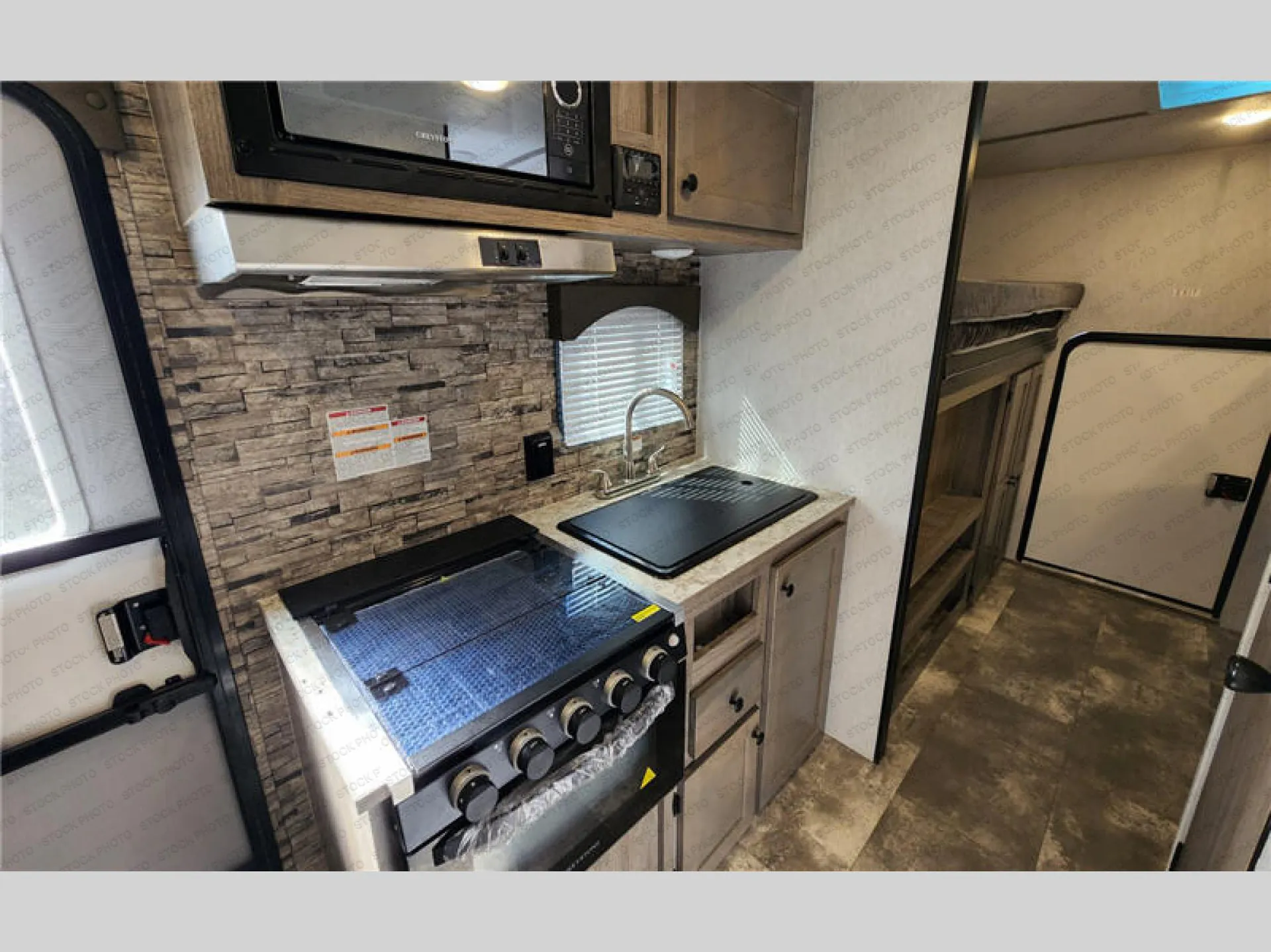 2023 Sunset Park RV Sun Lite 21QB - Photo 2