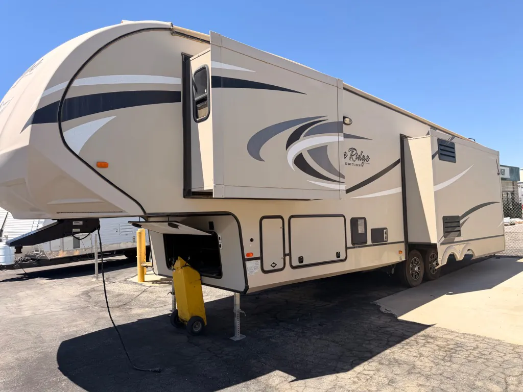 2018 Forest River Blue Ridge 304SR, Photos photo 5