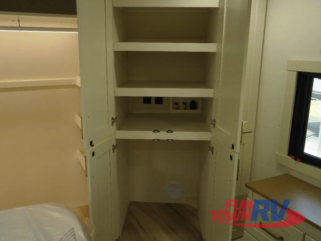 2027 Brinkley Model G 3970, Photos photo 40