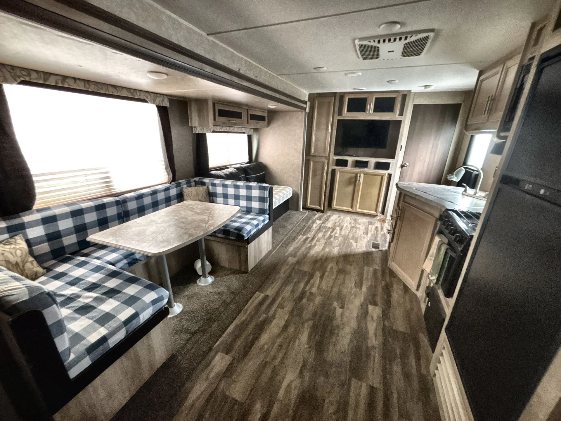 2020 Coachmen Catalina Sbx 281DDS — living area main