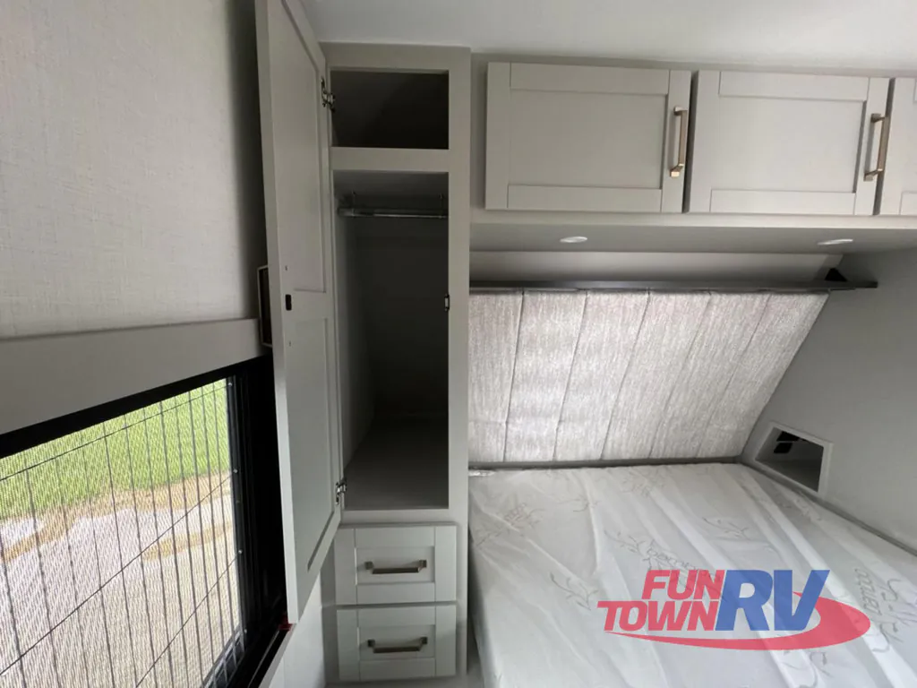 2026 Brinkley Model Z Air 297, Photos photo 33