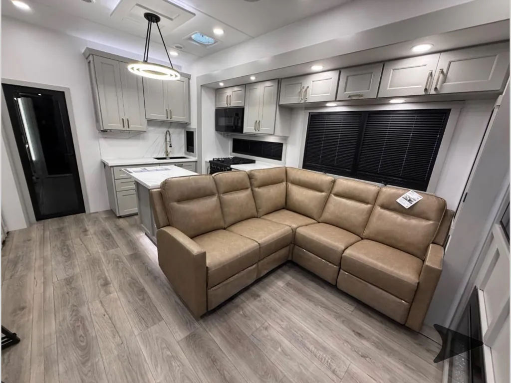 2026 Brinkley Model G 3970, Photos photo 8