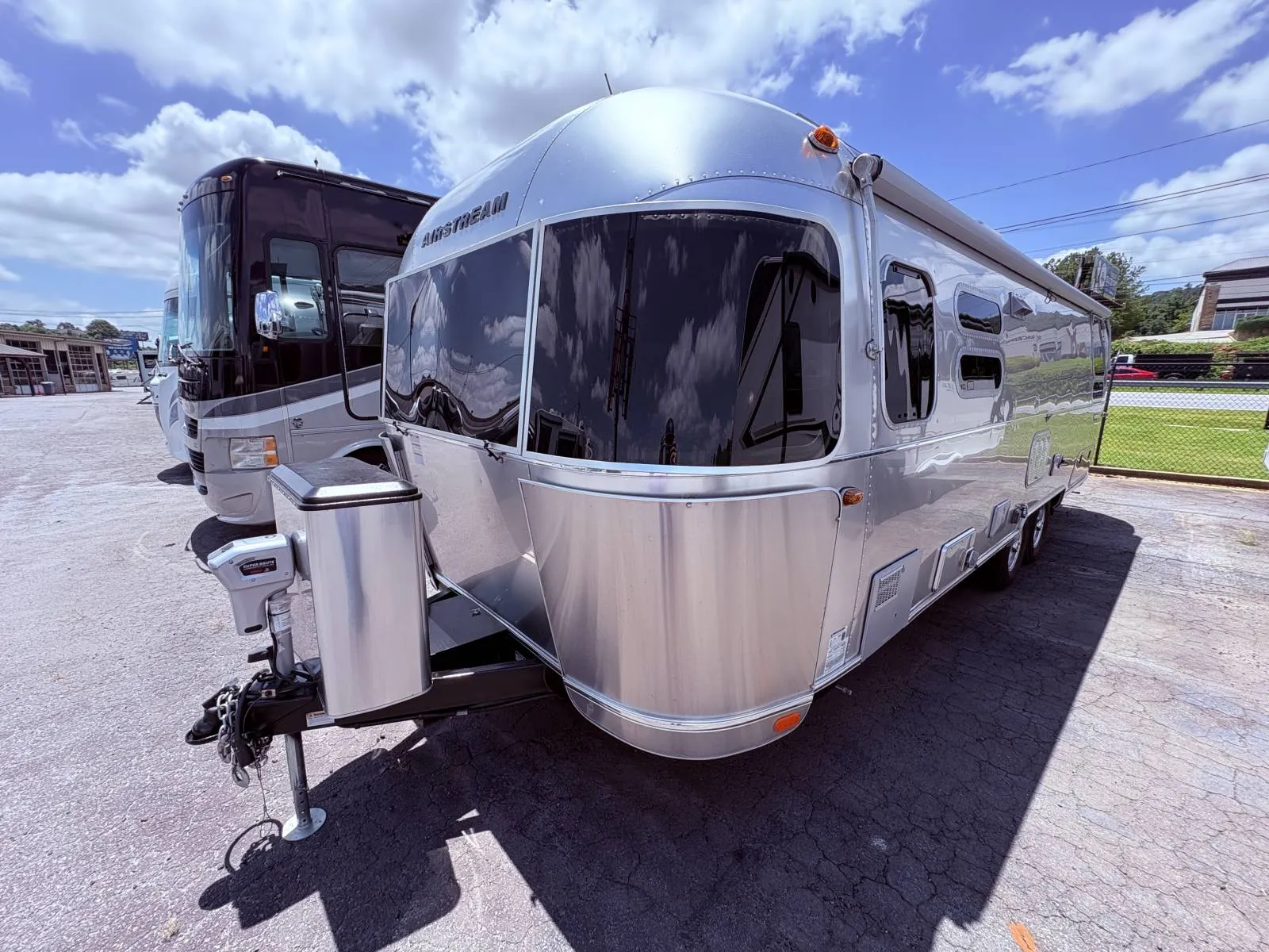 2019 Airstream International 28RB - Photo 4