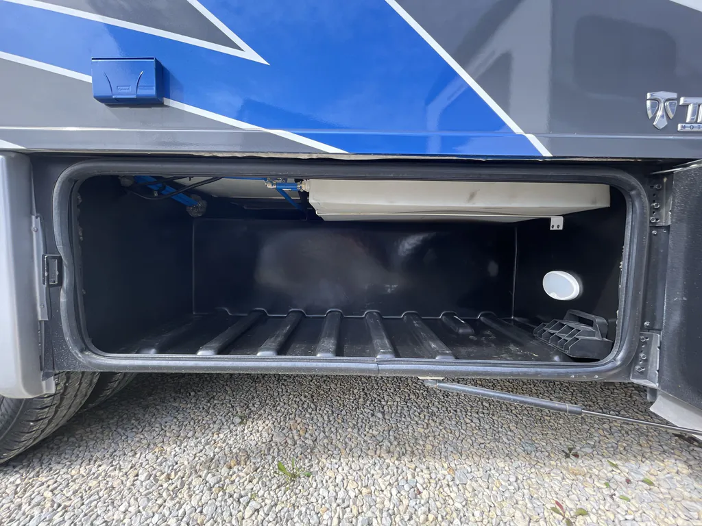 2023 Thor Motor Coach Tiburon 24FB, Photos photo 23