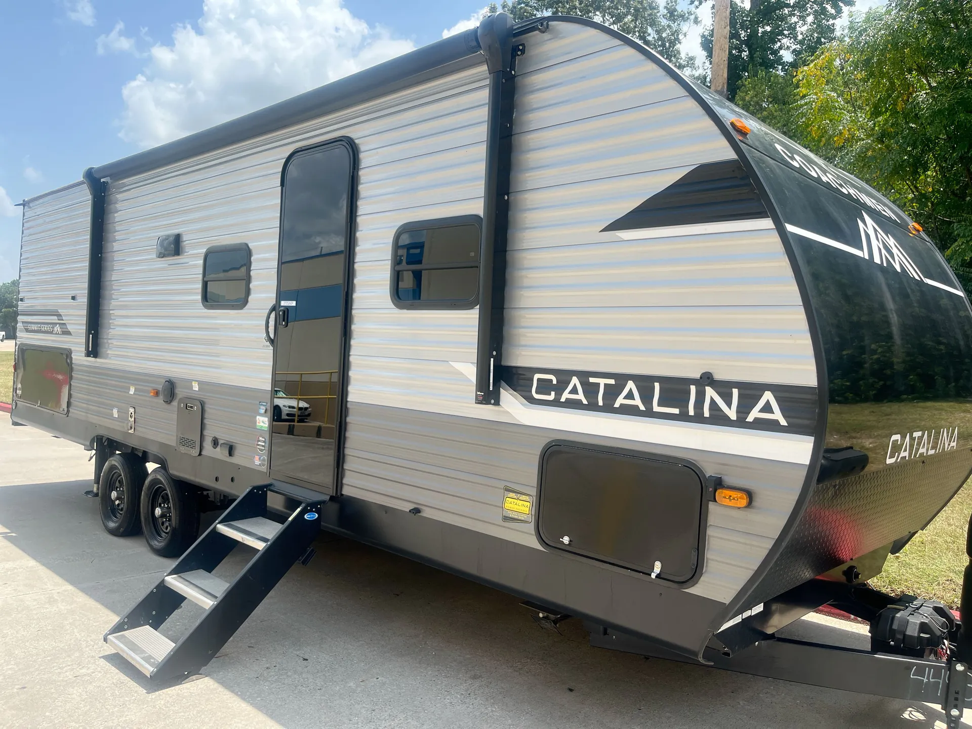 2027 Keystone Avalanche 390DS - Photo 3