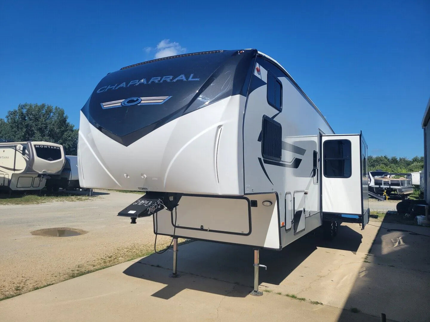 2023 Coachmen Chaparral 355FBX - Photo 4