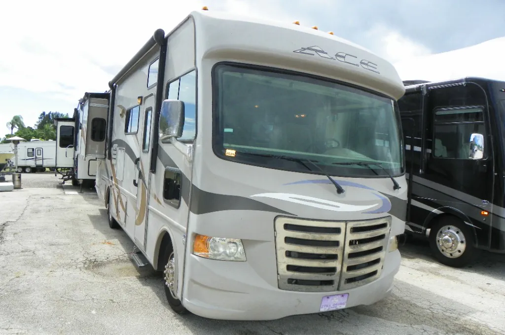 2014 Thor Motor Coach A.C.E. 30.1 - Photo 3