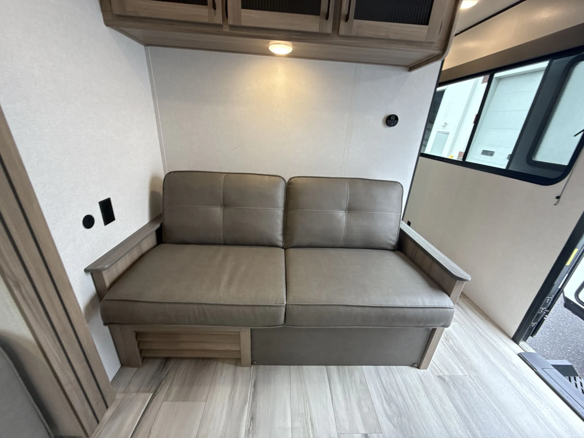 2026 Keystone Coleman Lantern 29RKS — living area main