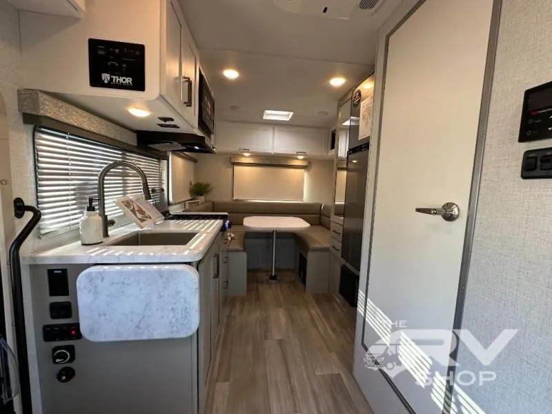 2026 Thor Motor Coach Four Winds 19Z - Photo 4
