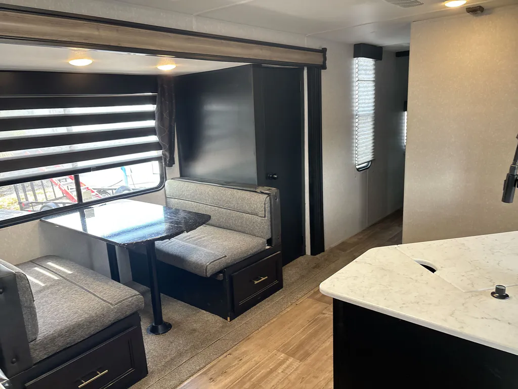 2022 Forest River Cherokee 306MM, Photos photo 4