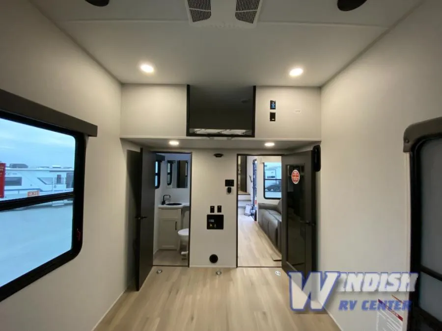2026 Grand Design Momentum G-Class 325G - Photo 4