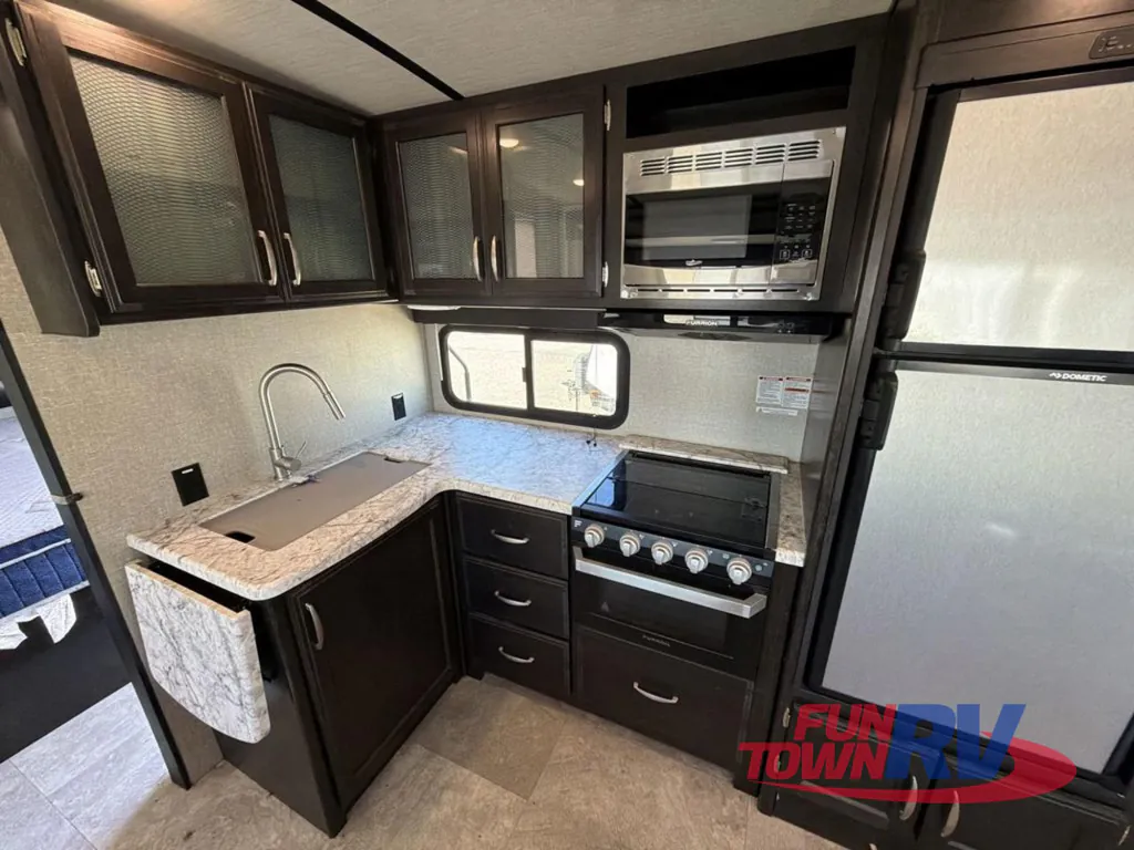 2019 Grand Design Imagine 2800BH, Photos photo 10