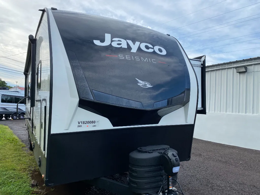 2027 Jayco Seismic 265 - Photo 3