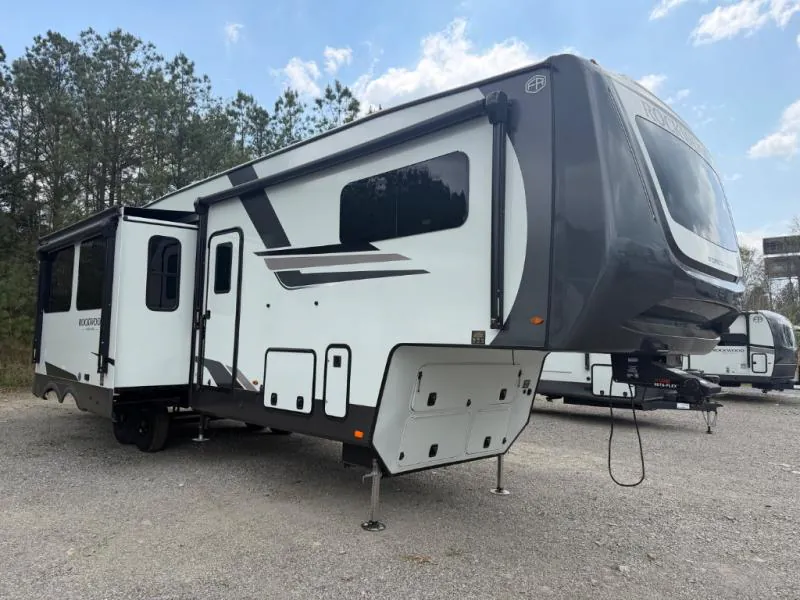 2026 Forest River Rockwood Signature 403SDB - Photo 2