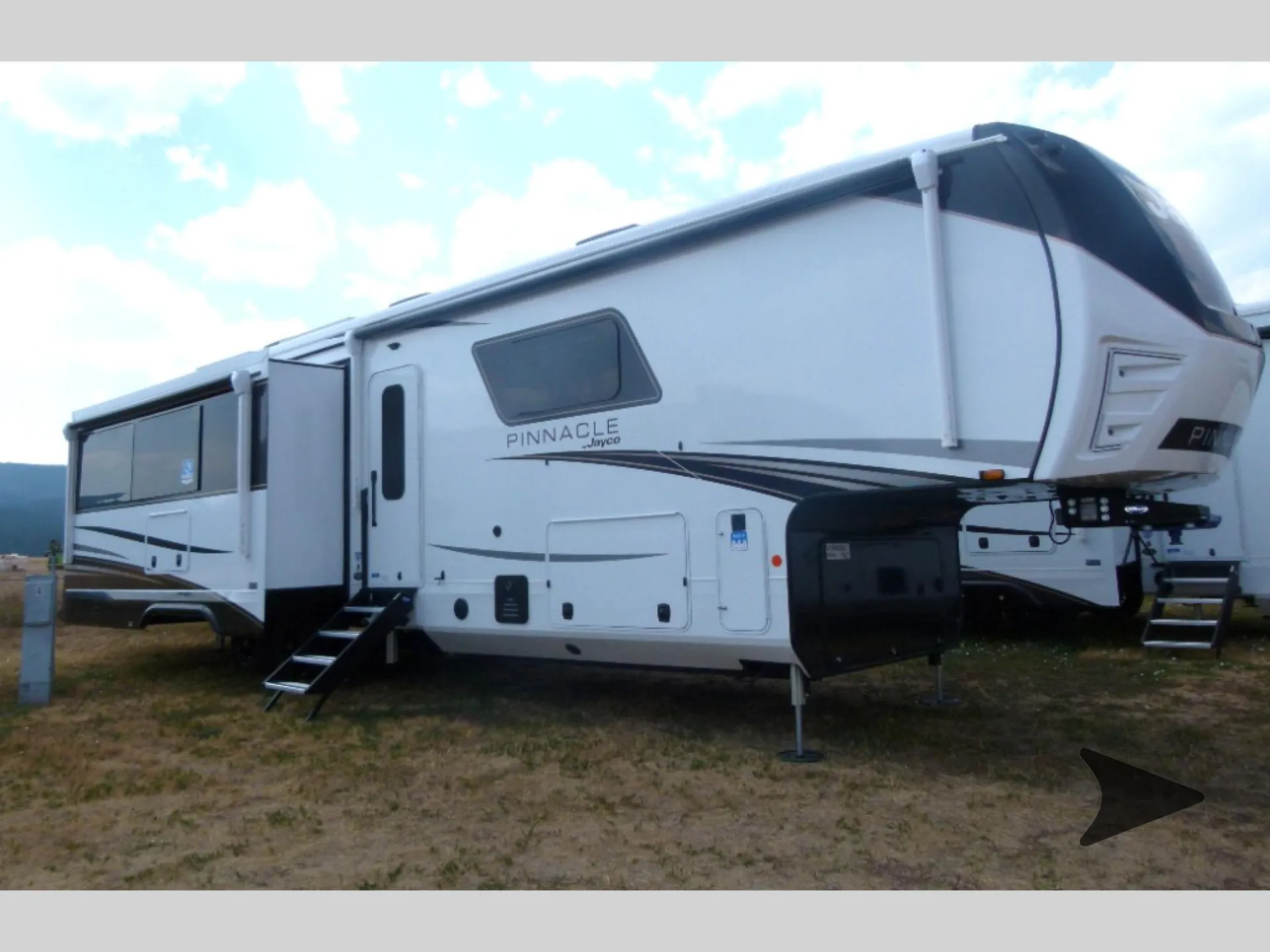 2027 Jayco Pinnacle 39FBRL - Photo 2