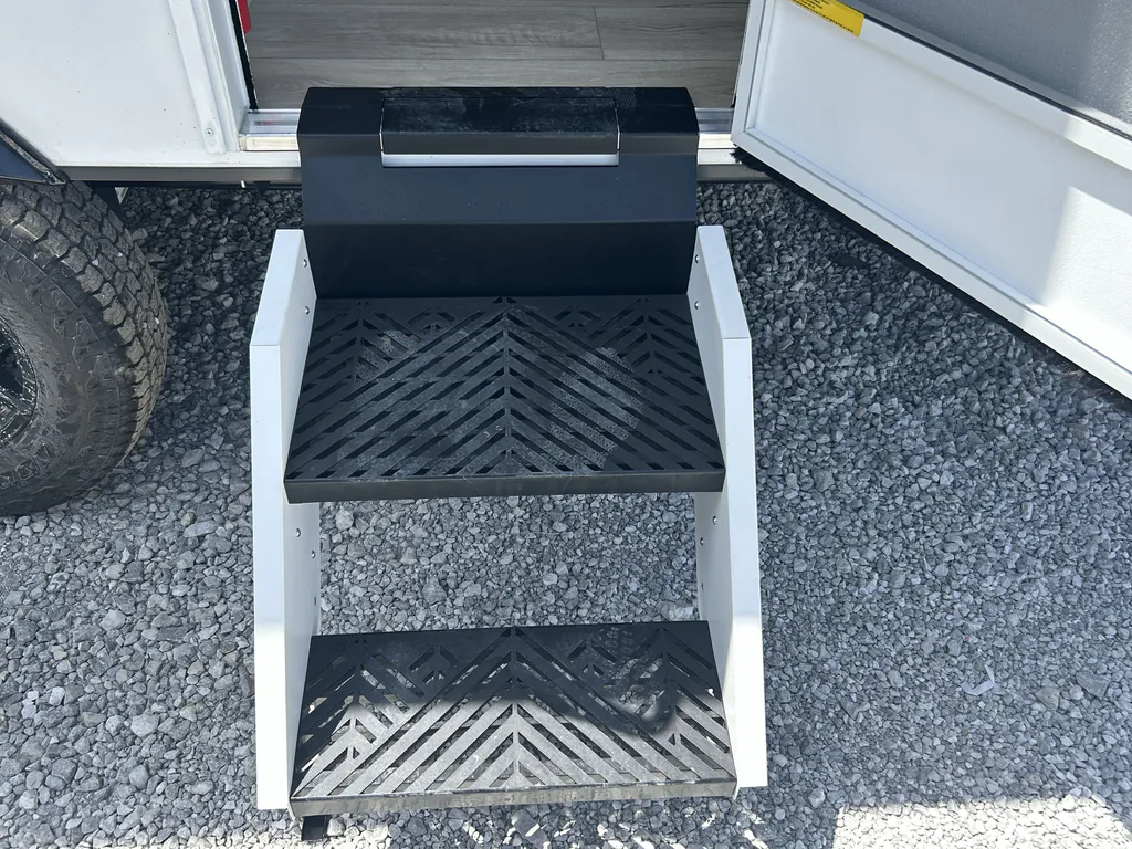 2027 Winnebago Micro Minnie 2108DS, Photos photo 35