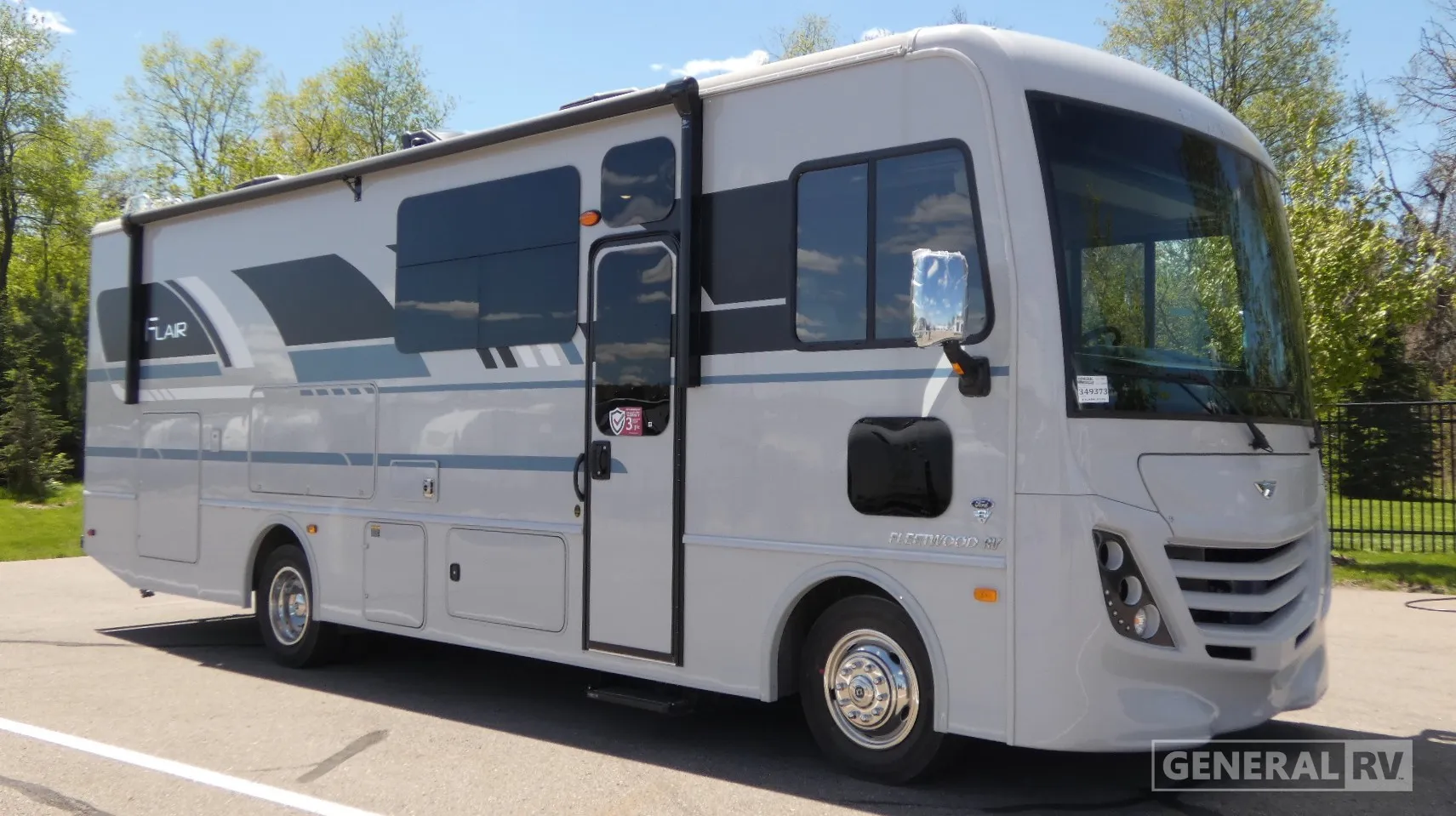 2026 Fleetwood Flair 29M - Photo 2