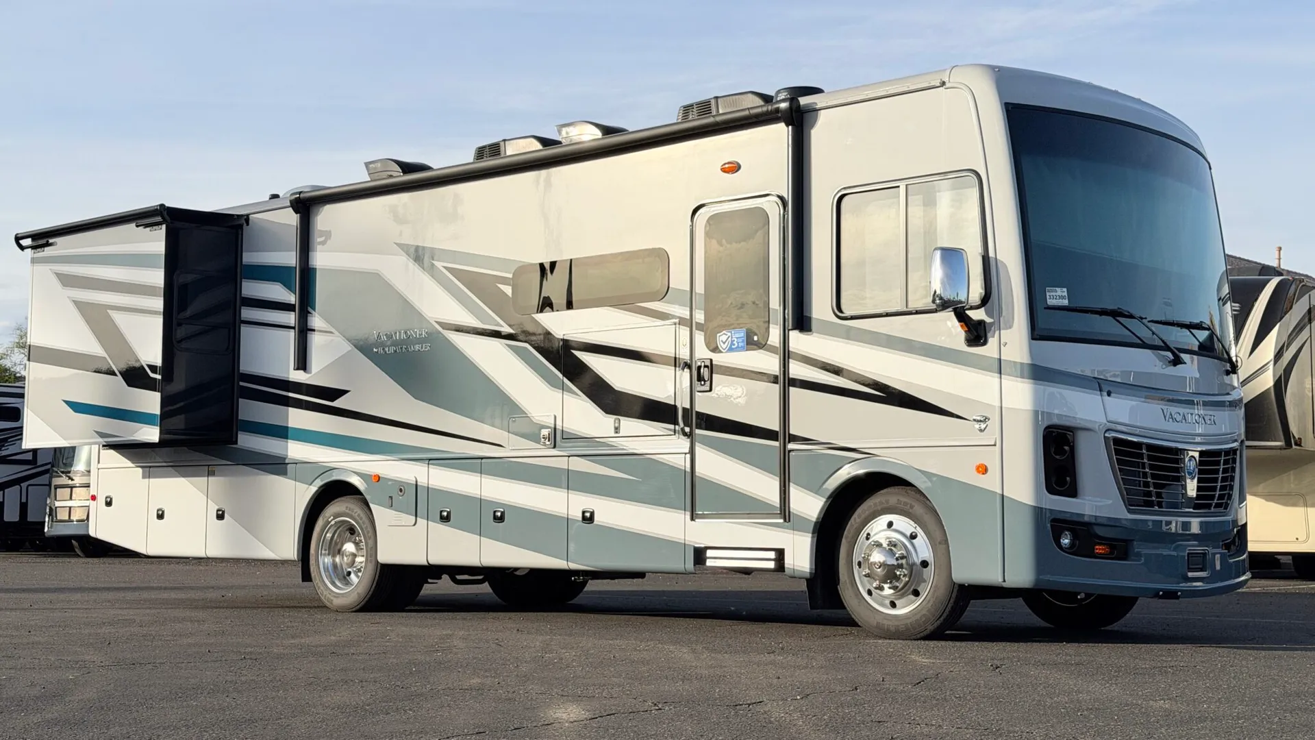 2026 Holiday Rambler Vacationer 33C - Photo 2