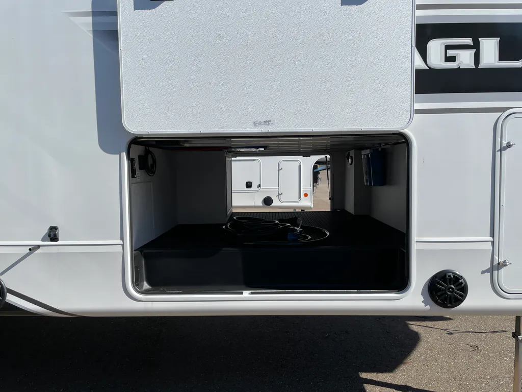 2026 Jayco Eagle 321RSTS, Photos photo 2