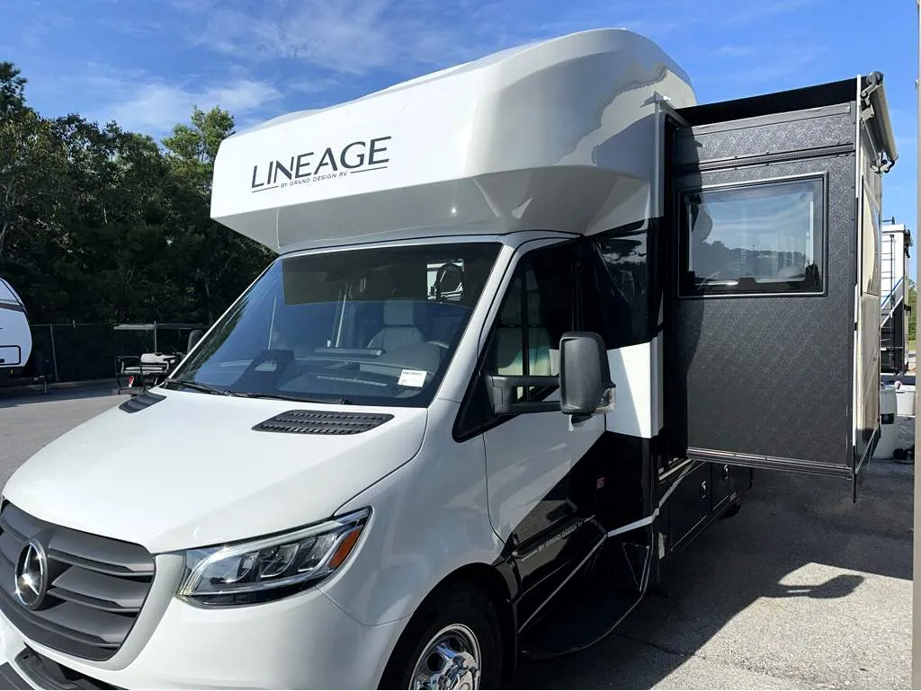2026 Grand Design Lineage Series M 25TK - Photo 3