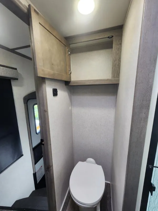 2021 Keystone Raptor 429, Photos photo 52