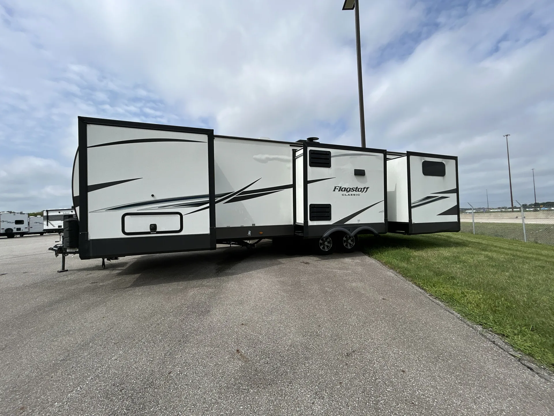 2021 Forest River Flagstaff Classic Super Lite 832BWS — living area main