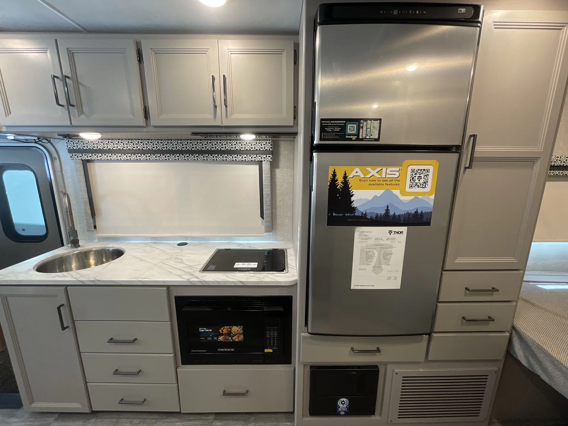 2024 Thor Motor Coach Axis 25.7 - Photo 4
