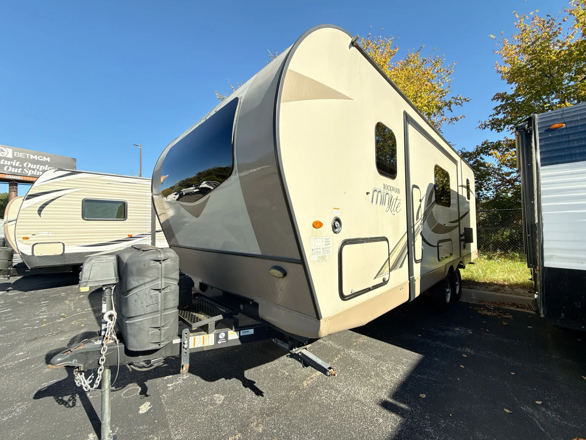 2018 Forest River Rockwood Mini Lite 2509S — campside