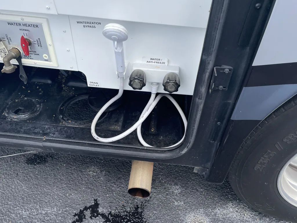 2020 Thor Motor Coach Challenger 35MQ, Photos photo 26