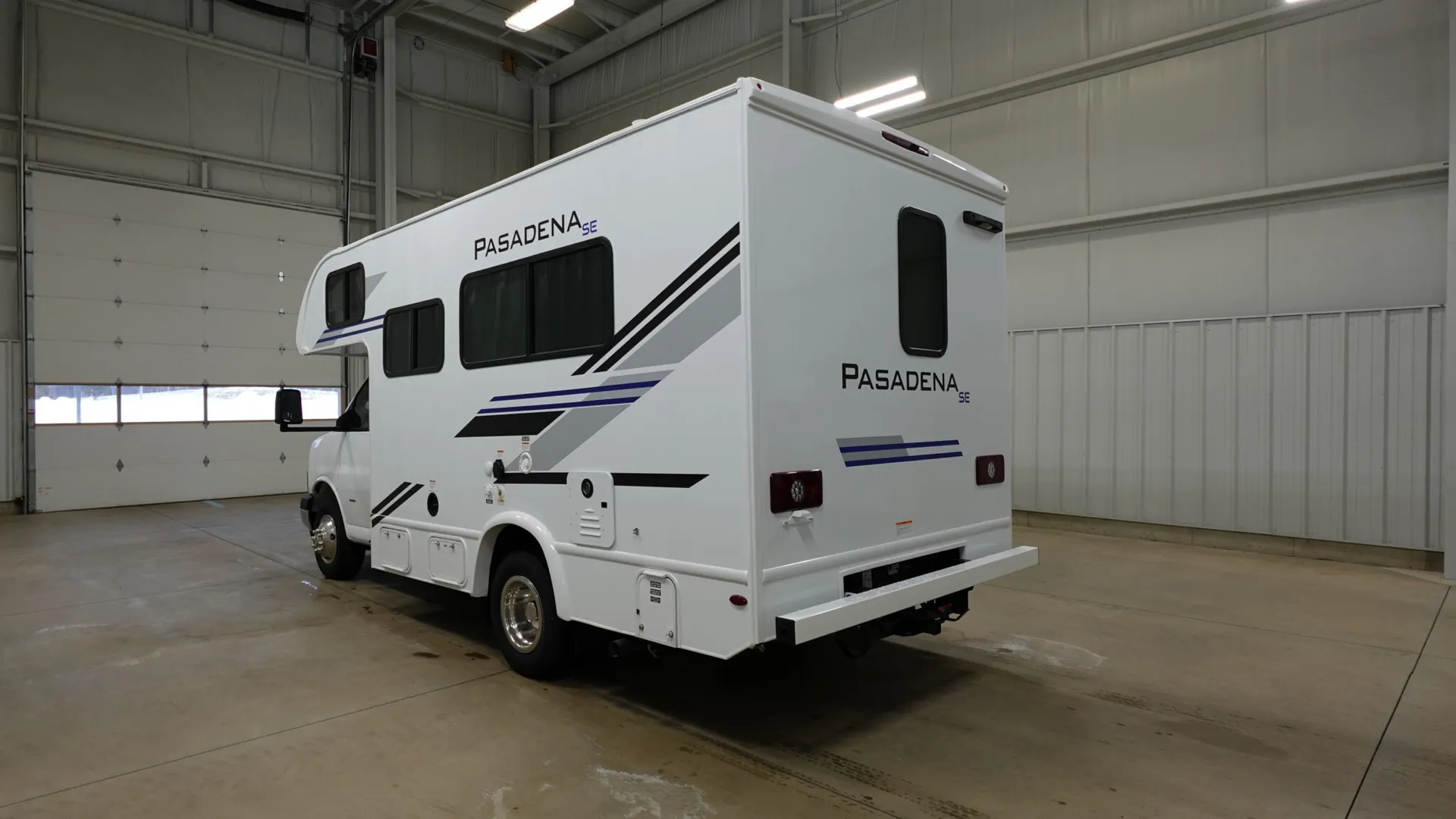 2026 Thor Motor Coach Pasadena SE SX19 Chevy - Photo 4