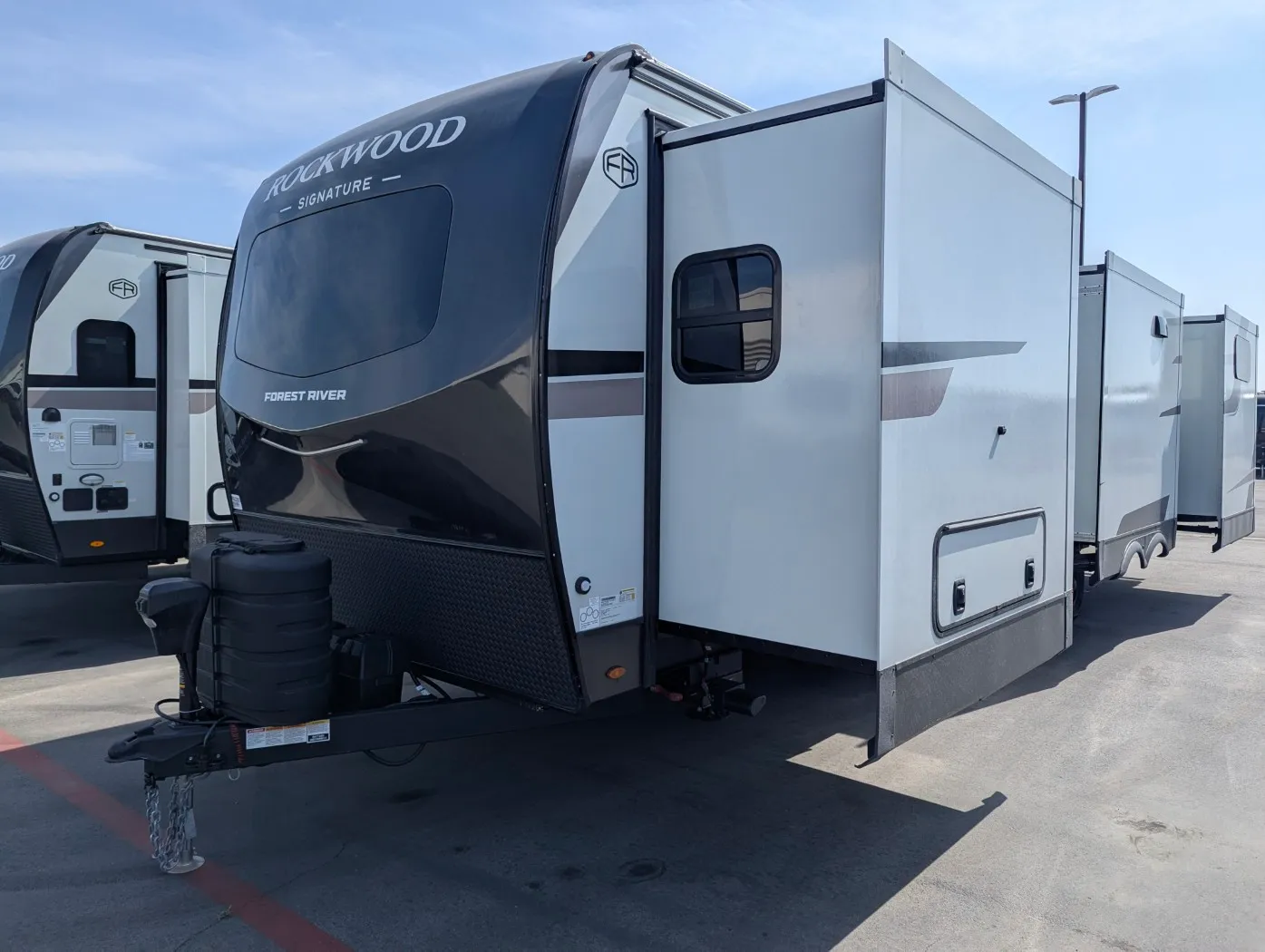 2026 Forest River Rockwood Signature 8336BH - Photo 4