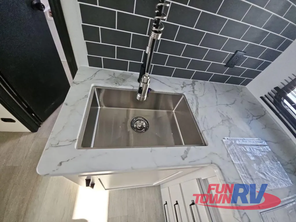 2027 Forest River Solaire 3150TBSS, Photos photo 12