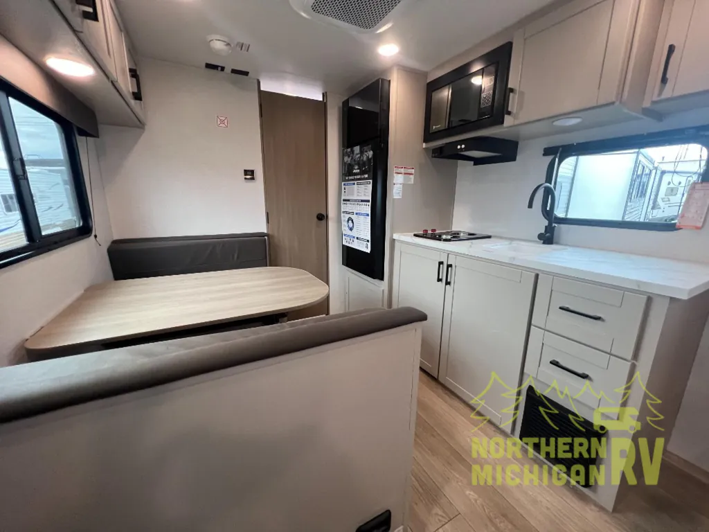 2027 Jayco Jay Flight 175FQ, Photos photo 3