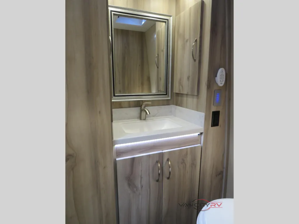 2024 Chinook RV Summit SS, Photos photo 22