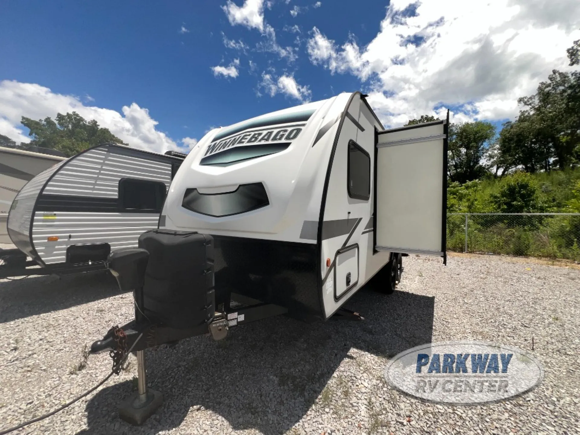 2021 Winnebago Micro Minnie 2100BH - Photo 2