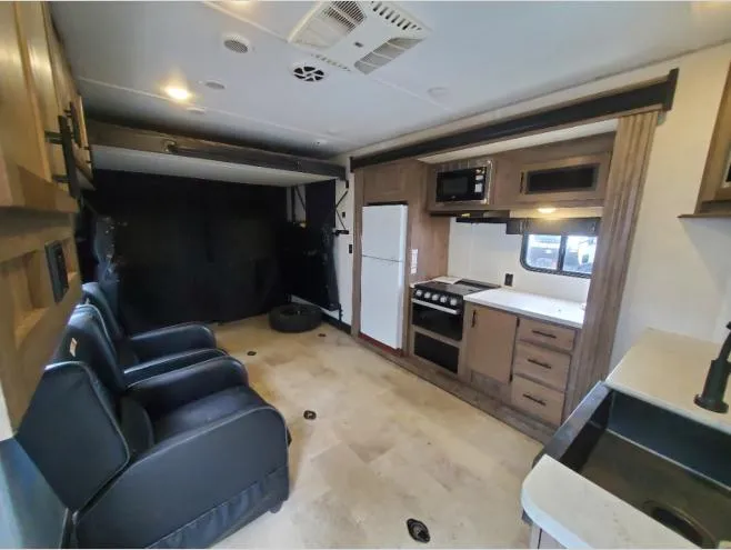 2021 Forest River Vengeance Rogue 26V - Photo 4