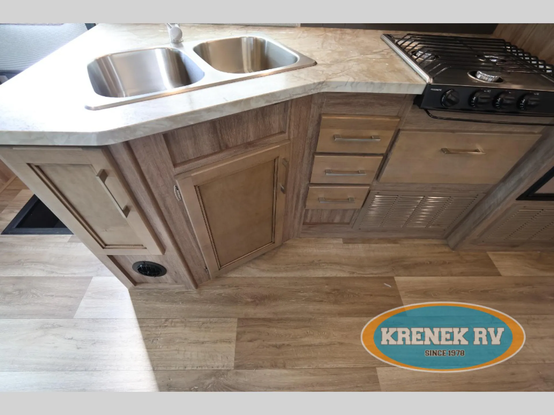 2019 Entegra Coach Odyssey 26D - Photo 3