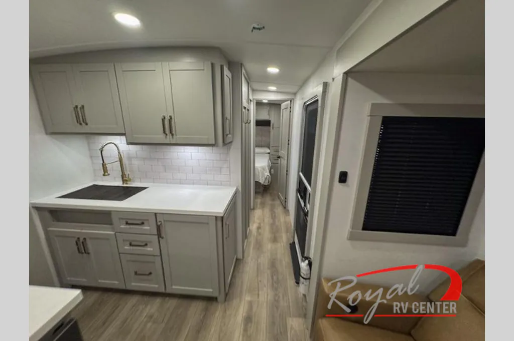 2025 Brinkley Model Z AIR 295, Photos photo 22