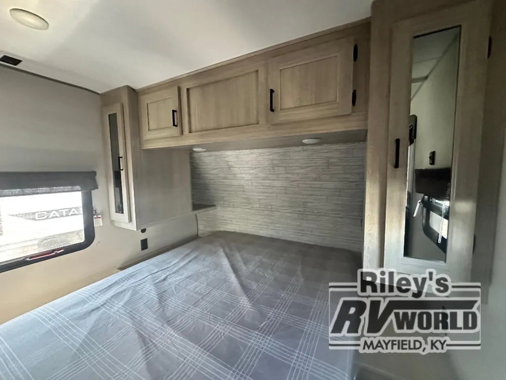 2026 Coachmen Catalina Legacy Edition 273DBHCK, Photos photo 27