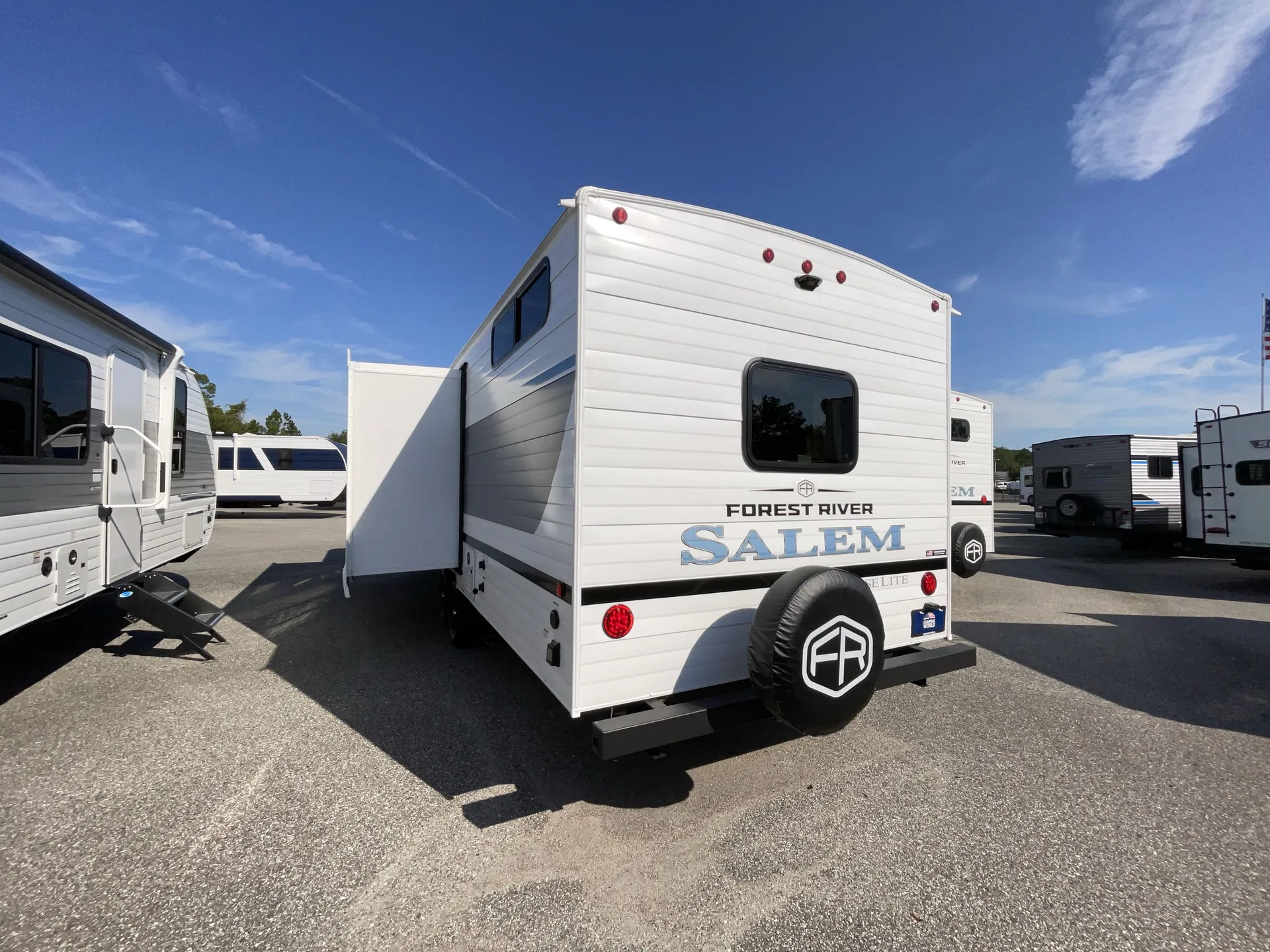2027 Forest River Salem Cruise Lite 28VBXL — off campside