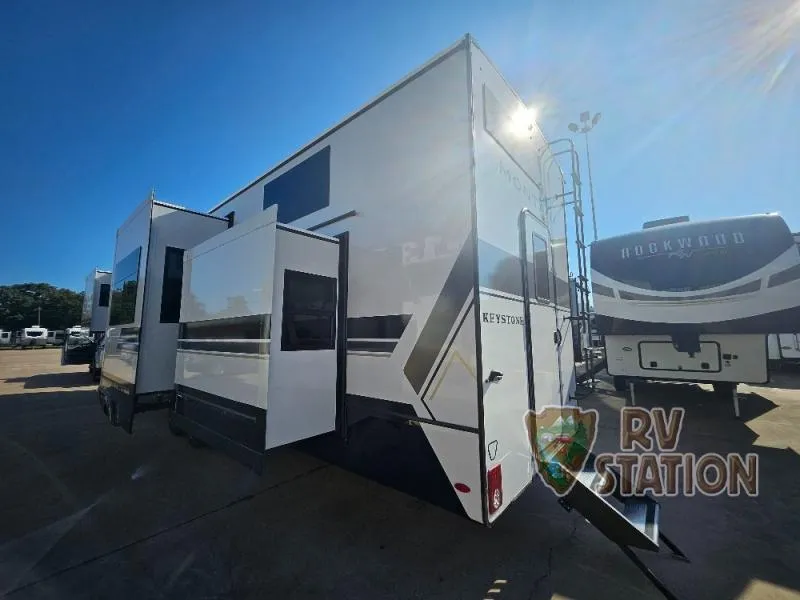 2026 Keystone Montana 3915TB - Photo 4