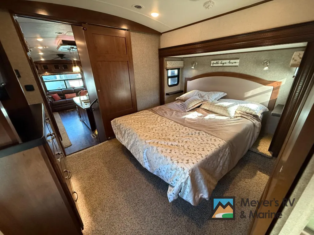 2017 Jayco Pinnacle 36FBTS, Photos photo 20