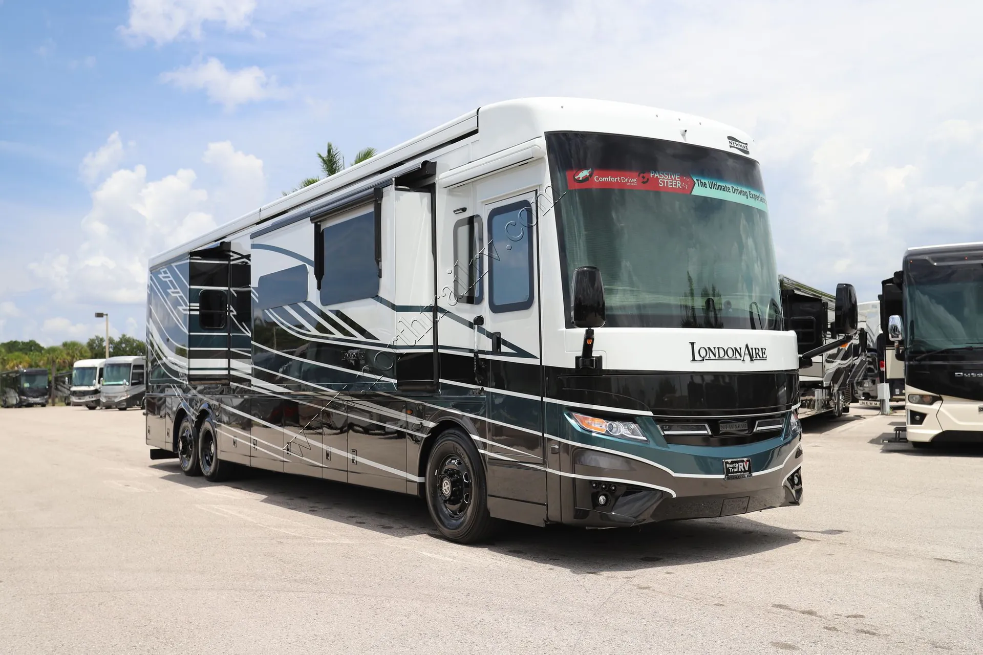 2027 Newmar London Aire 4569 - Photo 3