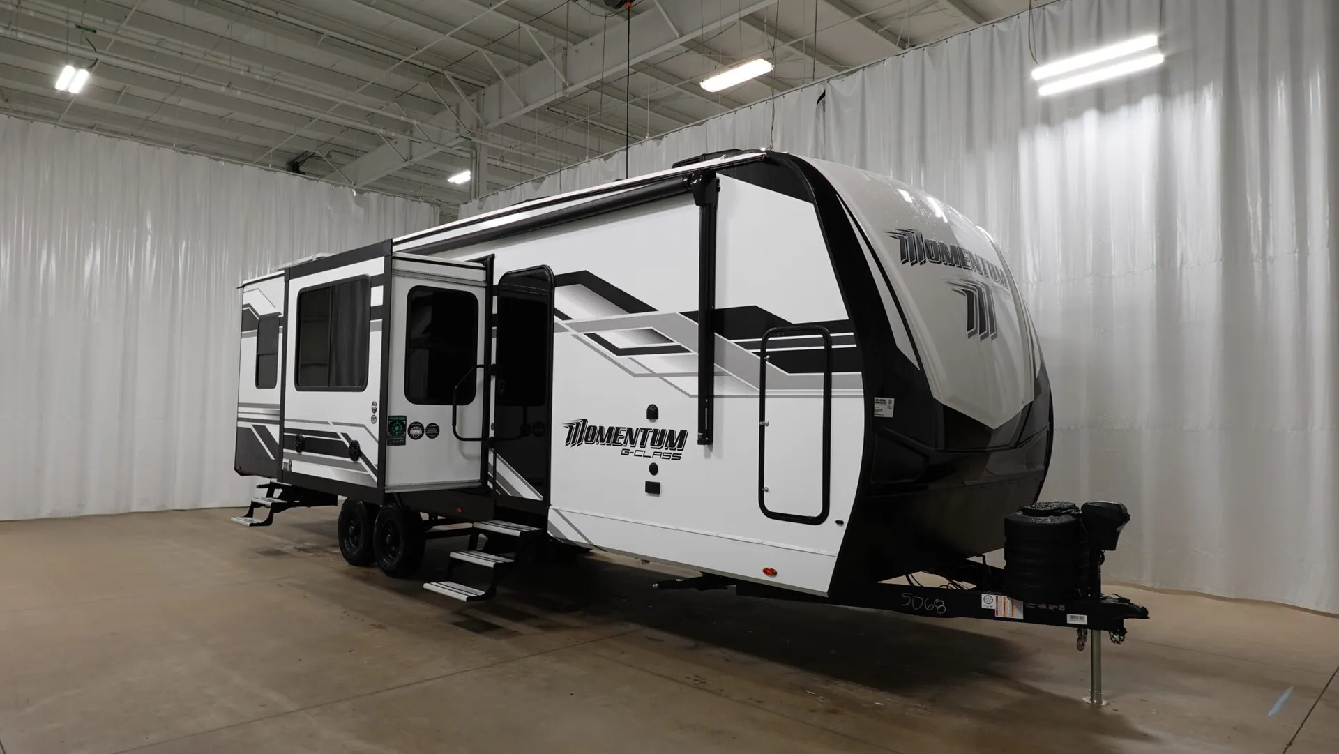 2026 Grand Design Momentum G-Class 31G - Photo 2