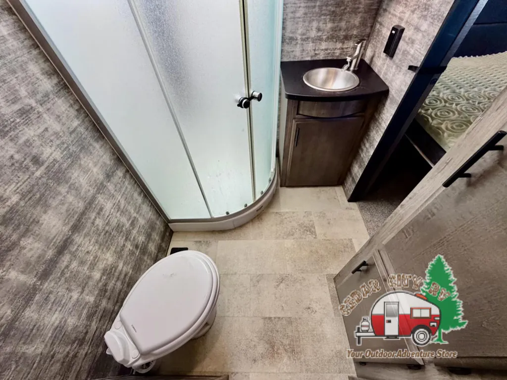 2022 Forest River Vengeance Rogue Armored 351G2, Photos photo 32