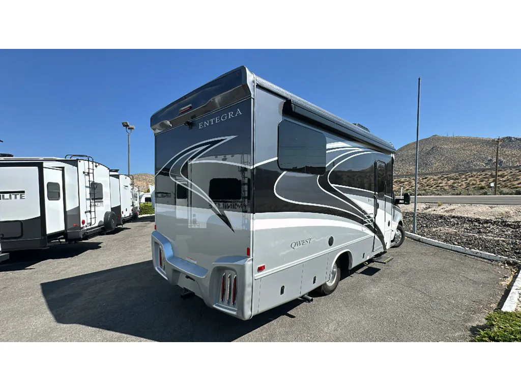 2023 Entegra Coach Qwest 24N - Photo 4