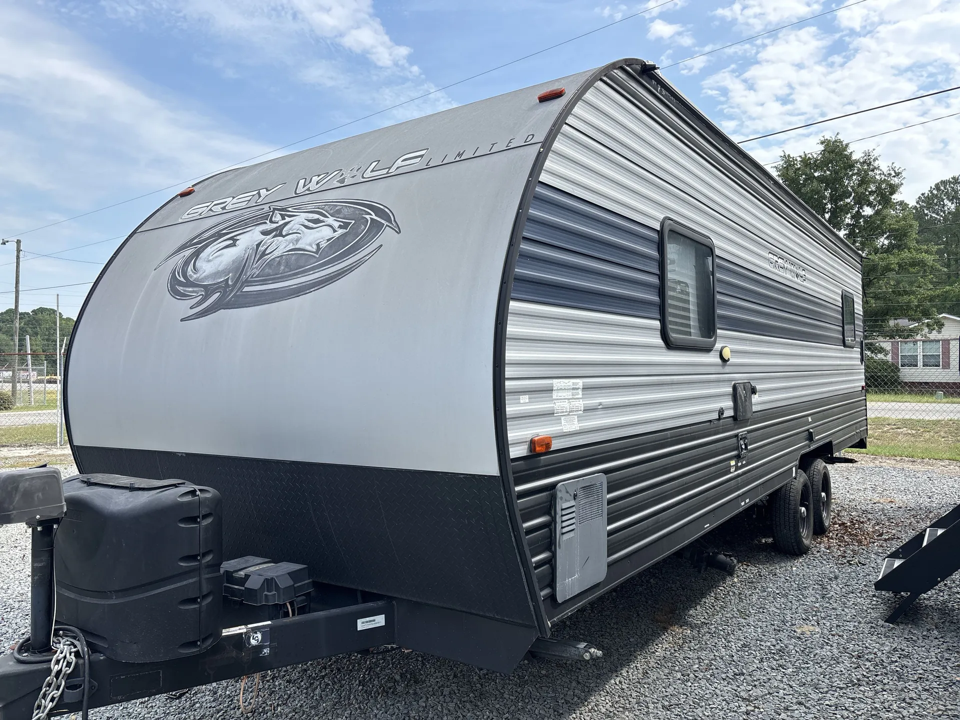 2020 Forest River Cherokee Grey Wolf 22RR — off campside