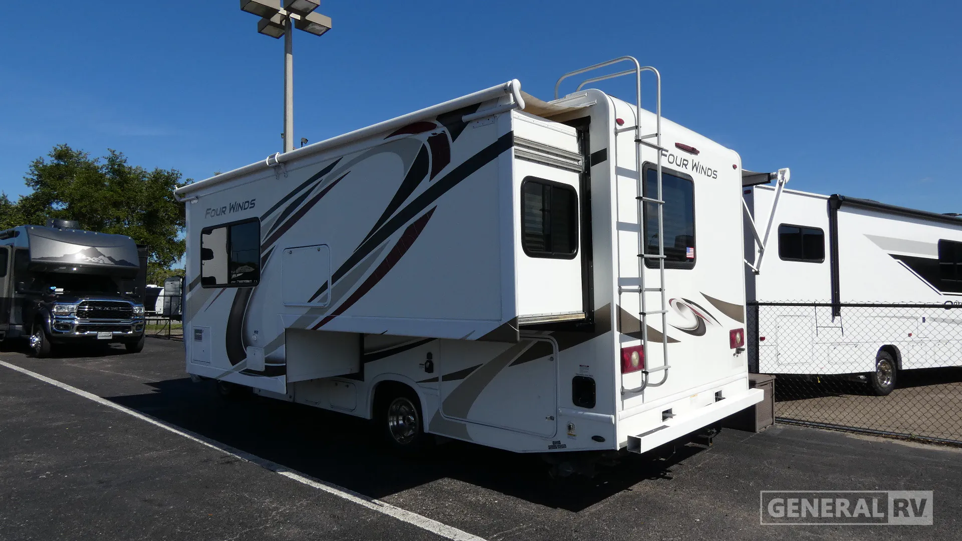 2019 Thor Motor Coach Four Winds 24F - Photo 4